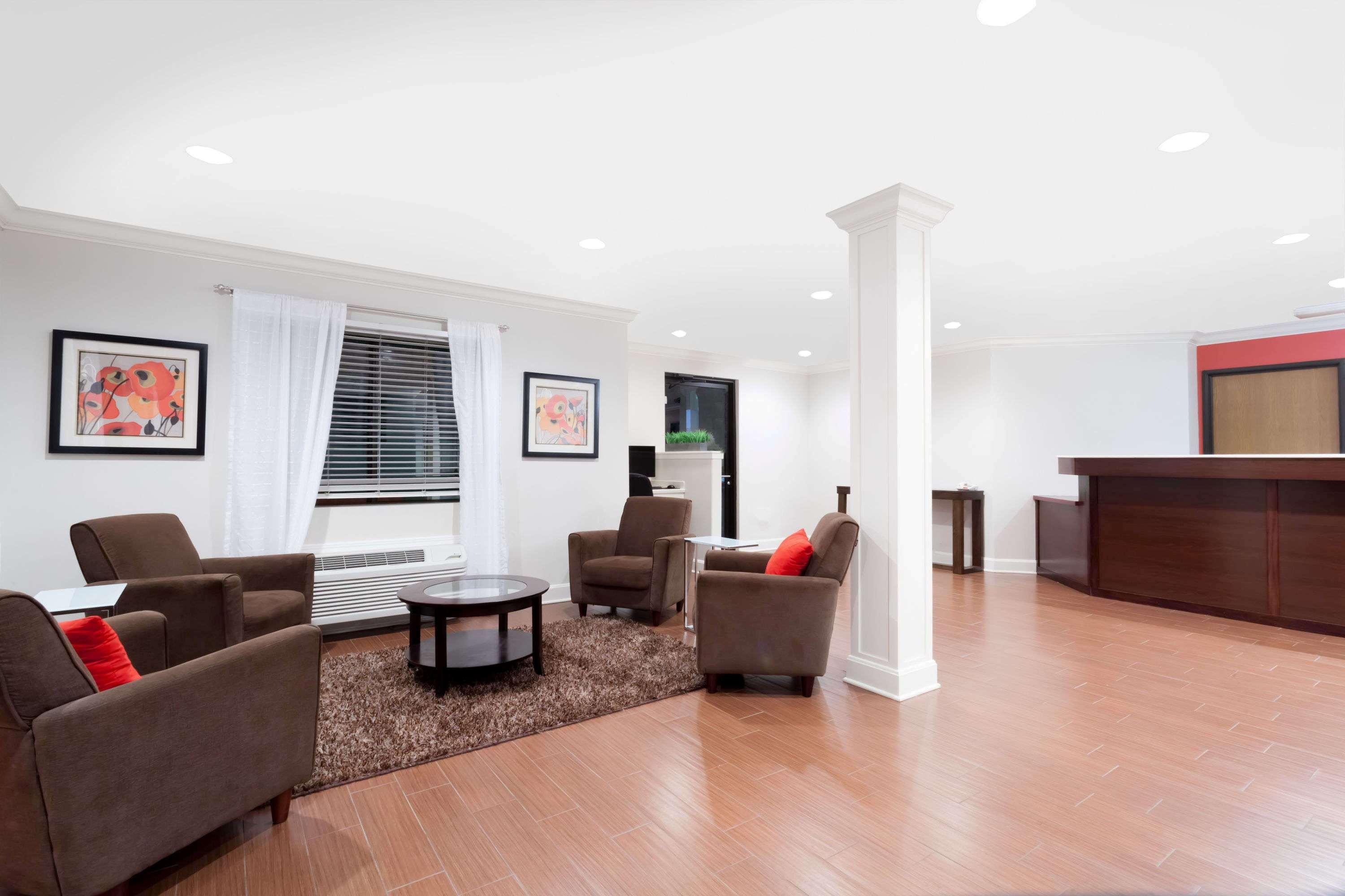 Ramada By Wyndham Tell City Экстерьер фото