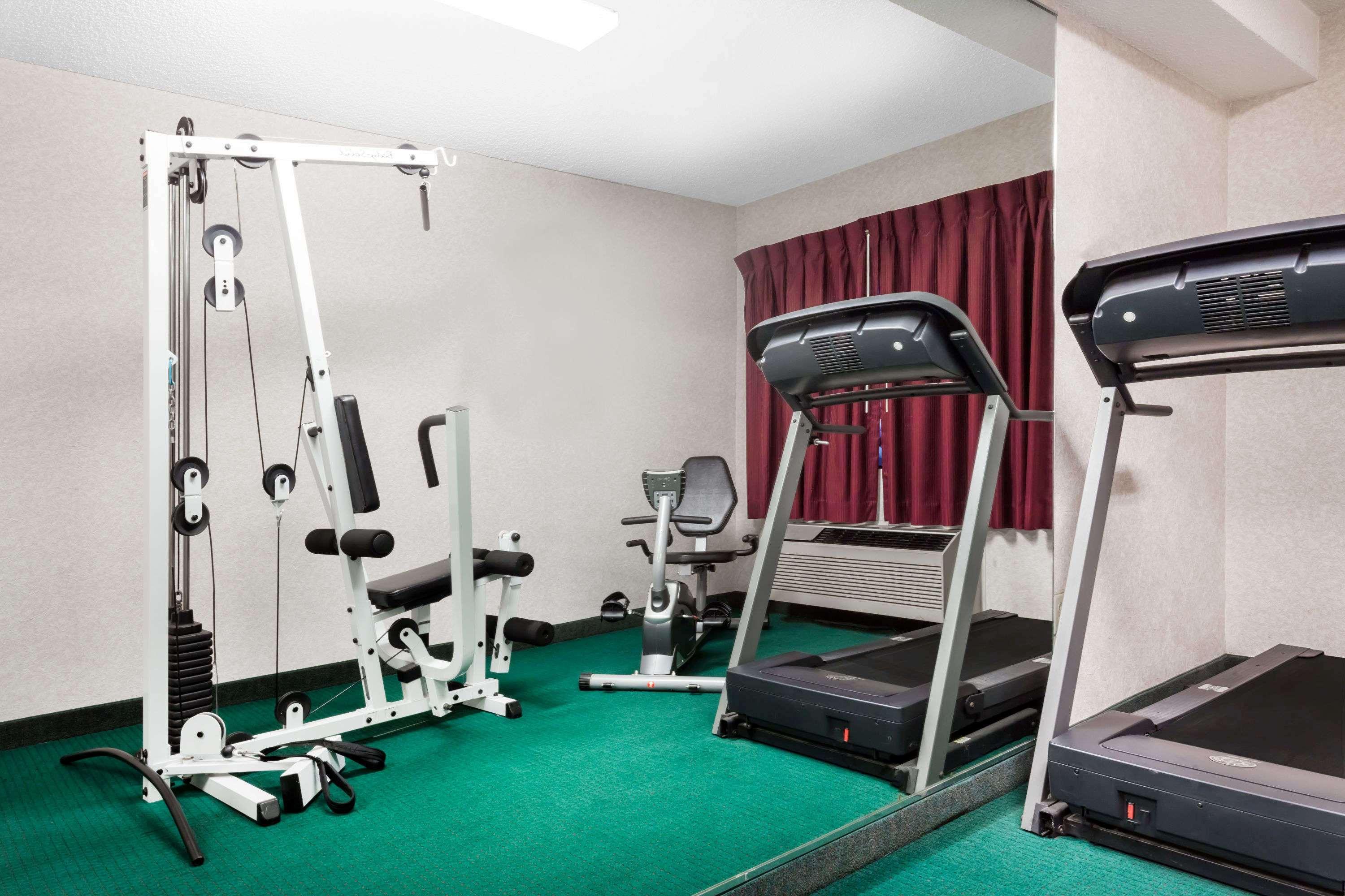 Ramada By Wyndham Tell City Экстерьер фото