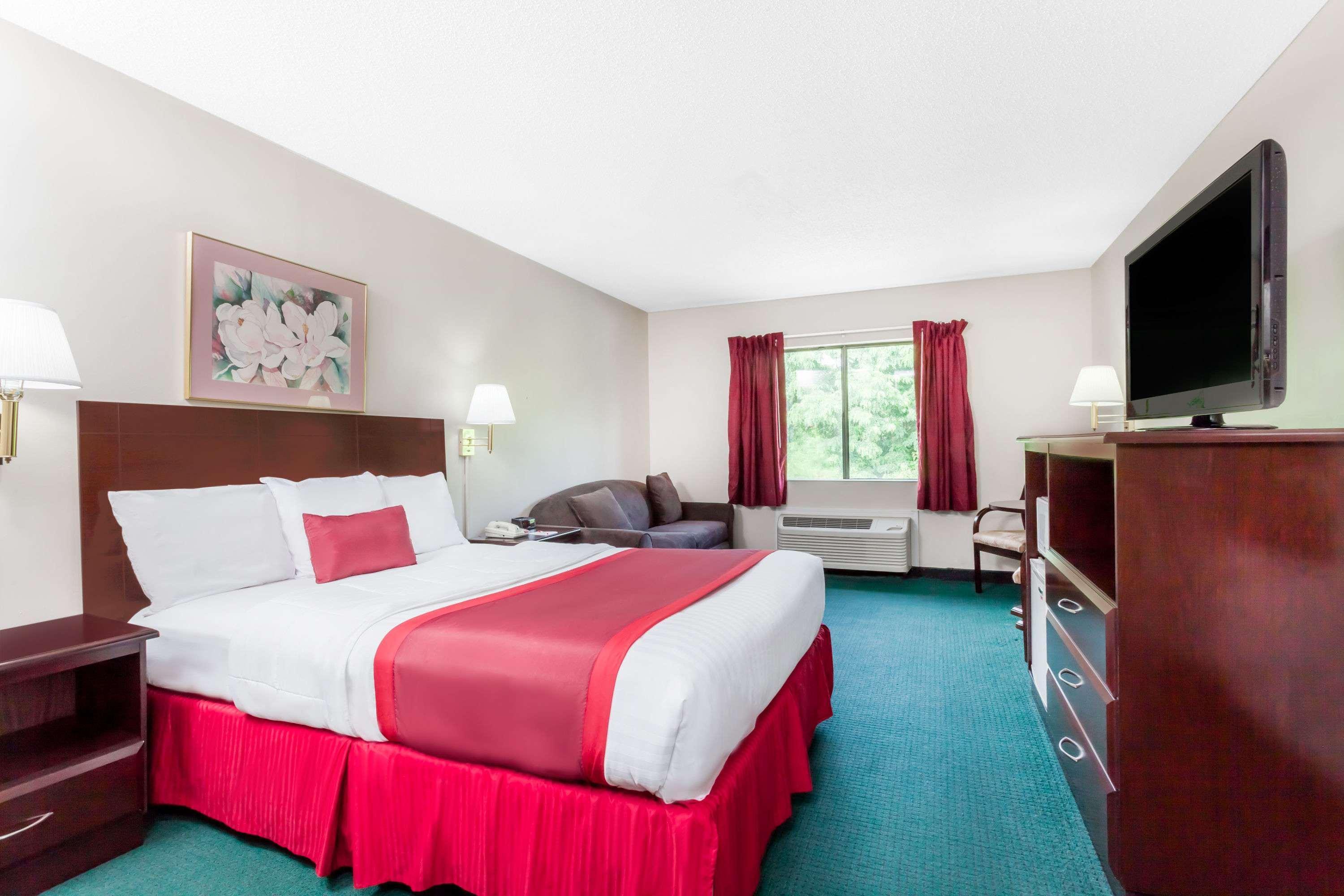 Ramada By Wyndham Tell City Экстерьер фото