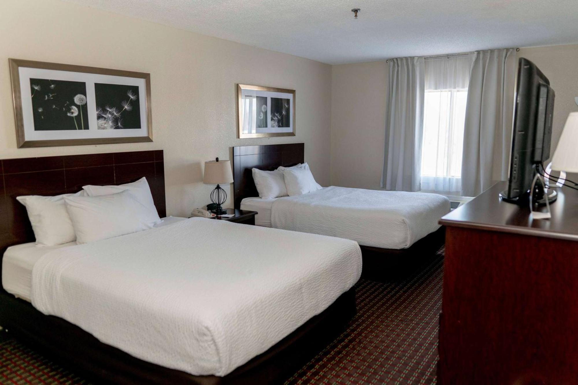 Ramada By Wyndham Tell City Экстерьер фото